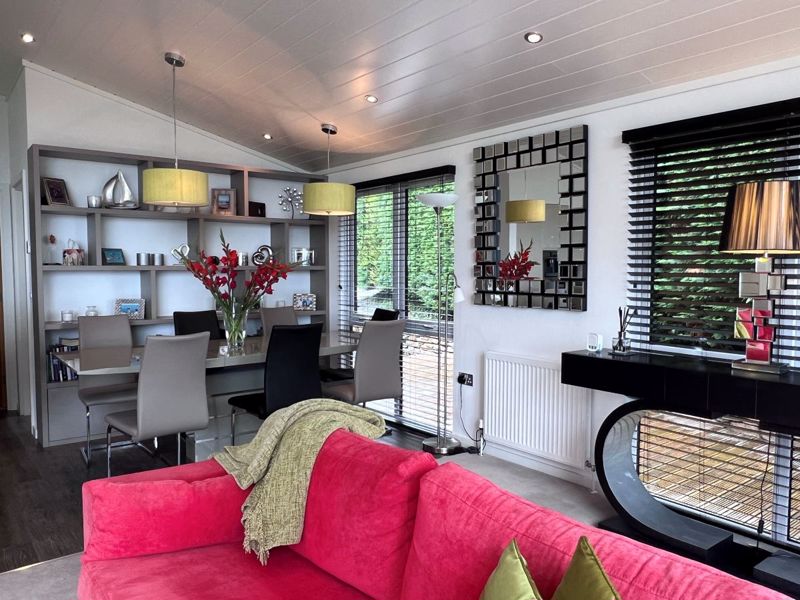 Dining room- click for photo gallery